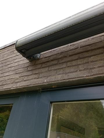 luifel (electrische bediening) beschikbaar voor biedingen