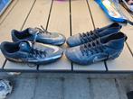 2x voetbalschoenen maat 37,5 - 38., Sport en Fitness, Voetbal, Ophalen, Zo goed als nieuw