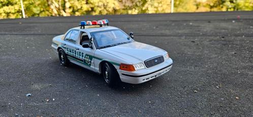1:18 Ford Crown Victoria Sheriff King County Motormax, Hobby en Vrije tijd, Modelauto's | 1:18, Zo goed als nieuw, Auto, Motormax