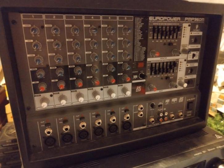 Behringer europower 960M mixer, Muziek en Instrumenten, Mengpanelen, Zo goed als nieuw, Minder dan 5 kanalen, Microfooningang