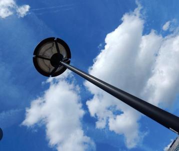 12 verlichtingspalen 5 m met armatuur beschikbaar voor biedingen