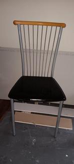 4 metalen stoelen ,kan geleverd worden mits vergoeding, Antiek en Kunst, Ophalen of Verzenden