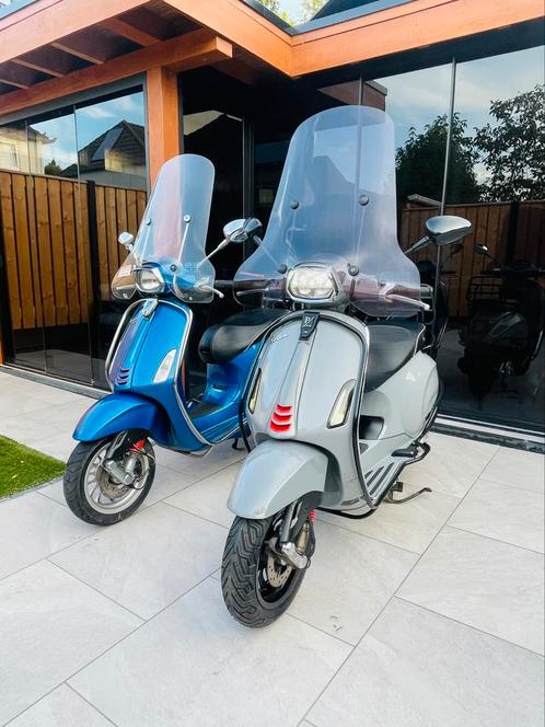 2x Vespa Sprint iGet Nardo Blauw Full Options LED Valbeugels, Fietsen en Brommers, Snorfietsen en Snorscooters, Zo goed als nieuw