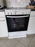 Zanussi fornuis model ZCV65020WA – zgan, Elektronische apparatuur, Fornuizen, Ophalen, Keramisch, 4 kookzones, Zo goed als nieuw