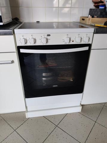 Zanussi fornuis model ZCV65020WA – zgan beschikbaar voor biedingen