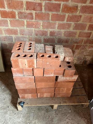 Boerkes baskteen beschikbaar voor biedingen