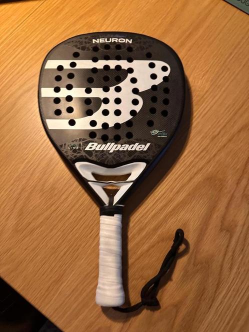 Padelracket Bullpadel Neuron in zeer goede staat, Sport en Fitness, Padel, Zo goed als nieuw, Padelracket, Ophalen