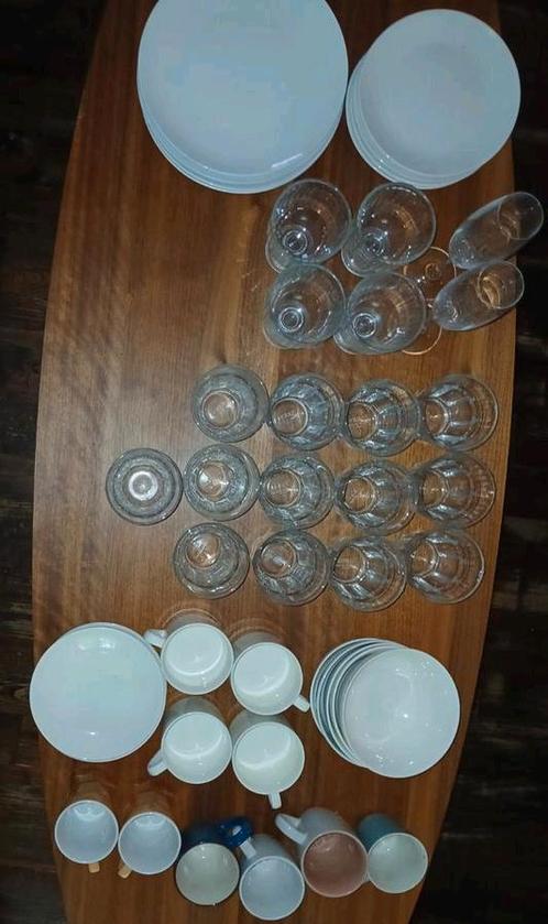 46-delige serviesset (deels IKEA), Antiek en Kunst, Antiek | Servies compleet, Ophalen
