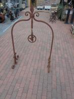 Smeedijzeren portiek van Fleur de Lys, Ophalen, Nieuw