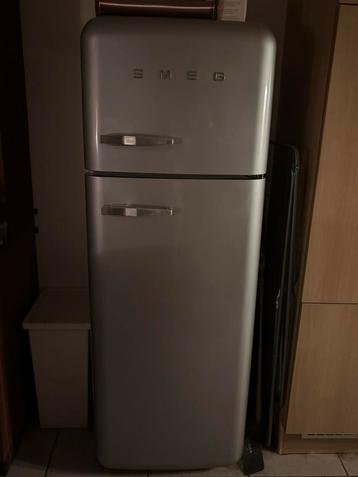 Retro SMEG ijskast met vriesvak beschikbaar voor biedingen