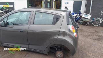 Portier 4Deurs links-achter van een Chevrolet Spark (GJU) beschikbaar voor biedingen