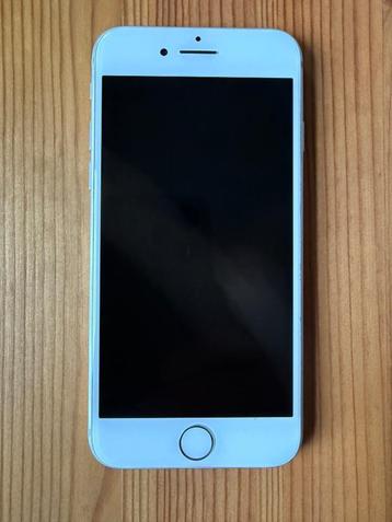 IPhone 8 64gb très bon état + coque Apple neuve beschikbaar voor biedingen