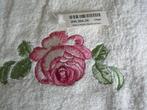 Mooie sponshanddoek met het borduursel van een roos, Nieuw, Ophalen of Verzenden, Handdoek, Wit
