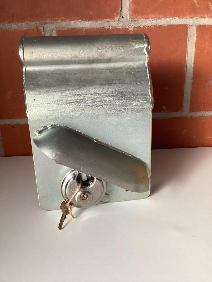 Kap/disselslot anti-diefstal voor aanhangwagens incl. slot, Auto diversen, Aanhangwagen-onderdelen, Zo goed als nieuw, Ophalen