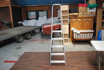 Trapladder met 5 treden - (T.B.ETAT), Doe-het-zelf en Bouw, Ladders en Trappen, Ophalen, Zo goed als nieuw, Ladder, Opvouwbaar of Inschuifbaar