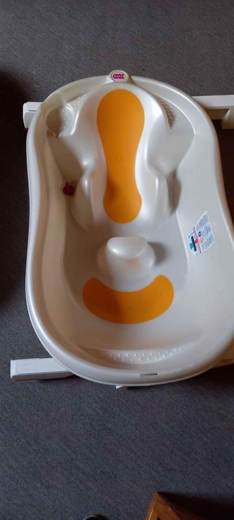 2 babybadjes, Kinderen en Baby's, Badjes en Verzorging, Zo goed als nieuw, Badje, Ophalen