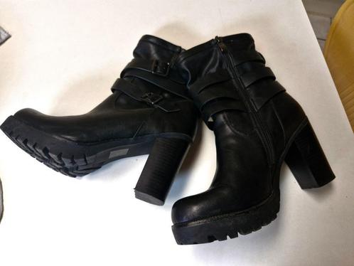 Lage Enkellaarsjes zo goed als nieuw te koop, Kleding | Dames, Schoenen, Zo goed als nieuw, Lage of Enkellaarzen, Zwart, Ophalen