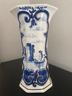 Antieke Delftse vaas in aardewerk van Boch de La Louvière, Antiek en Kunst, Ophalen