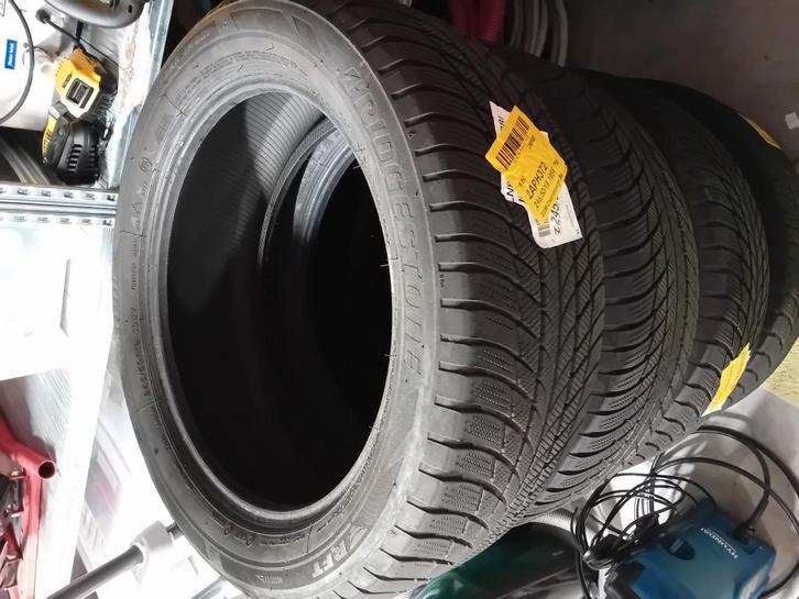 Bridgestone 245/50R19 105V winterbanden runflat ster banden, Auto-onderdelen, Banden en Velgen, Band(en), Winterbanden, Ophalen
