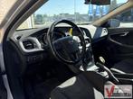 Volvo V40 1.6 D2 Kinetic | Cruise | Climate | Navi |, Auto's, Bedrijf, Start-stop-systeem, 94 g/km, Te koop