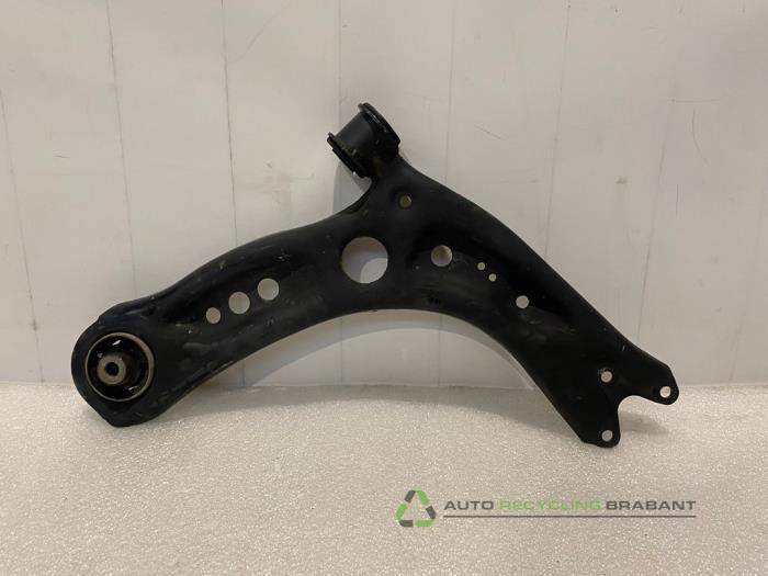 Draagarm rechts-voor van een Volkswagen Golf, Auto-onderdelen, Ophanging en Onderstel, Volkswagen, Gebruikt, 3 maanden garantie