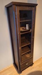 Kleine IKEA donkerbruine massief houten vitrinekast,, Huis en Inrichting, Gebruikt, 50 tot 100 cm, 25 tot 50 cm, Met deur(en)