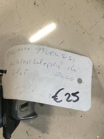Toyota Avensis 2000 Achterklepslot beschikbaar voor biedingen