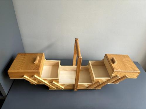 Zo goed als nieuw naaikistje hout, Hobby en Vrije tijd, Naaien en Fournituren, Zo goed als nieuw, Overige typen, Ophalen