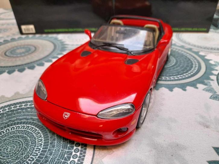 Dodge 1/18., Hobby en Vrije tijd, Modelauto's | 1:18, Burago, Ophalen of Verzenden