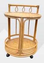 Trolley / Serveertafel op wielen in vintage rotan in zeer, Overige materialen, Gebruikt, Rond, Minder dan 50 cm