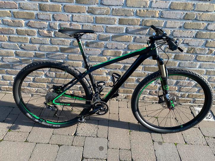 Merk Cube, kleur carbon green -zwart,size 17’’, wielen 29’’, Fietsen en Brommers, Fietsen | Mountainbikes en ATB, Gebruikt, Heren