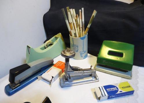 Fournitures de bureau Encre crayon agrafes Vintage👀🤩🎁, Antiquités & Art, Antiquités | Bureau & Affaires, Enlèvement ou Envoi