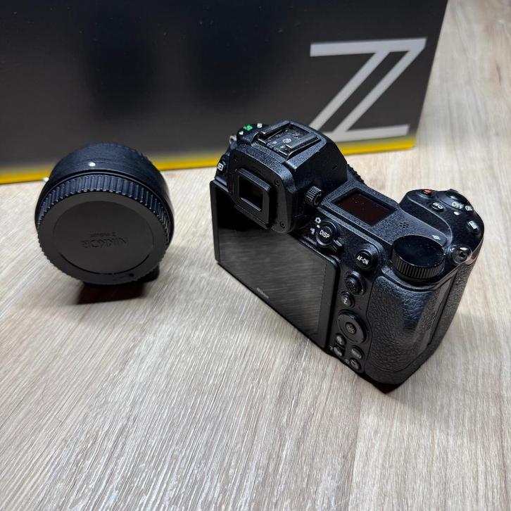 Nieuwstaat: Nikon Z6 II + FTZ II adapter, Audio, Tv en Foto, Fotocamera's Digitaal, Zo goed als nieuw, Compact, Nikon, Ophalen