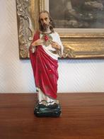 Verschillende kleinere heiligenbeelden sommigen beschadigd, Enlèvement