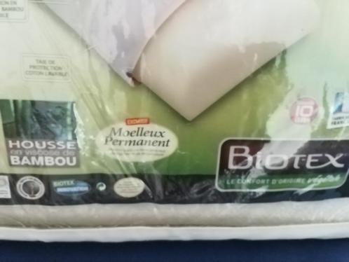 Oreiller à mémoire de forme NEUF avec housse Bambou, Maison & Meubles, Chambre à coucher | Linge de lit, Neuf, Oreiller, Une personne