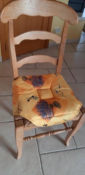 Six coussins, galettes de chaises, couleur jaune (provençal)
