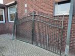 Sierlijke smeedijzeren poort – compleet met palen en slot, Ophalen, Zo goed als nieuw