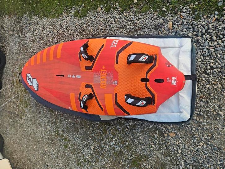 Rocket plus Carbon versie 123 liter, Watersport en Boten, Windsurfen, Zo goed als nieuw, Plank, Ophalen