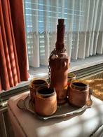 Bouteille de cognac avec 4 verres sertis en cuir Espagne, Enlèvement, Comme neuf