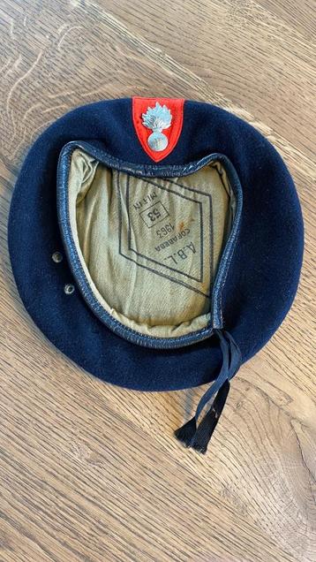 Rijkswacht baret 1963 beschikbaar voor biedingen