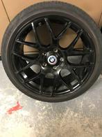 BMW 18” Gloss Black Velgenset + Performance Banden, Enlèvement ou Envoi, 18 pouces, Pneu(s)