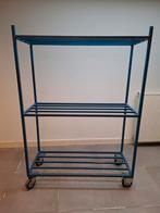 metalen kar, vierkante buizenframe met 2 roterende wielen, Ophalen, Gebruikt