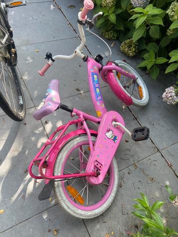 Schattige roze meisjesfiets - Hello Kitty beschikbaar voor biedingen