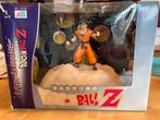 Dragon Ball Z - San Goku sur nuage magique aéroglisseur, Collections, Statues & Figurines, Comme neuf