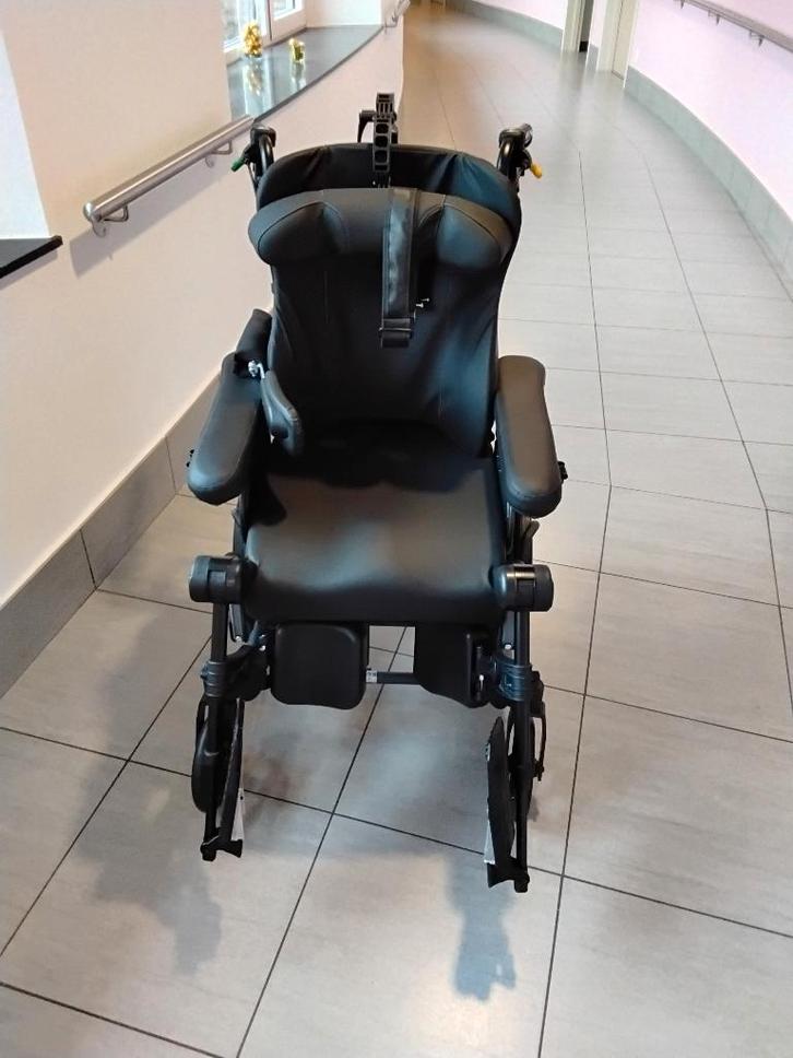 Fauteuil roulant, Divers, Chaises roulantes, Comme neuf, Fauteuil roulant à pousser, Enlèvement