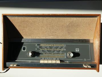 Vintage Acec radio beschikbaar voor biedingen