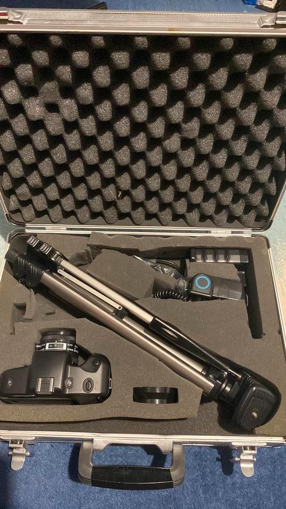 Analoge camera met draag koffer, Audio, Tv en Foto, Fotocamera's Analoog, Gebruikt, Canon, Ophalen