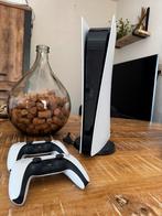 PS5 1TB + 2 recente controllers, Games en Spelcomputers, Spelcomputers | Sony PlayStation 5, Ophalen, Zo goed als nieuw, Playstation 5