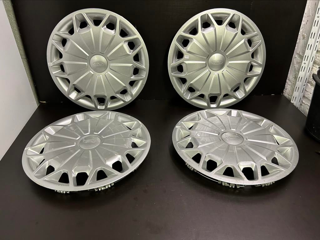 4 16" Ford Transit wieldoppen, Auto diversen, Wieldoppen, Gebruikt, Ophalen of Verzenden