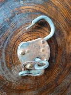 Oud frans hangslot, Verzenden